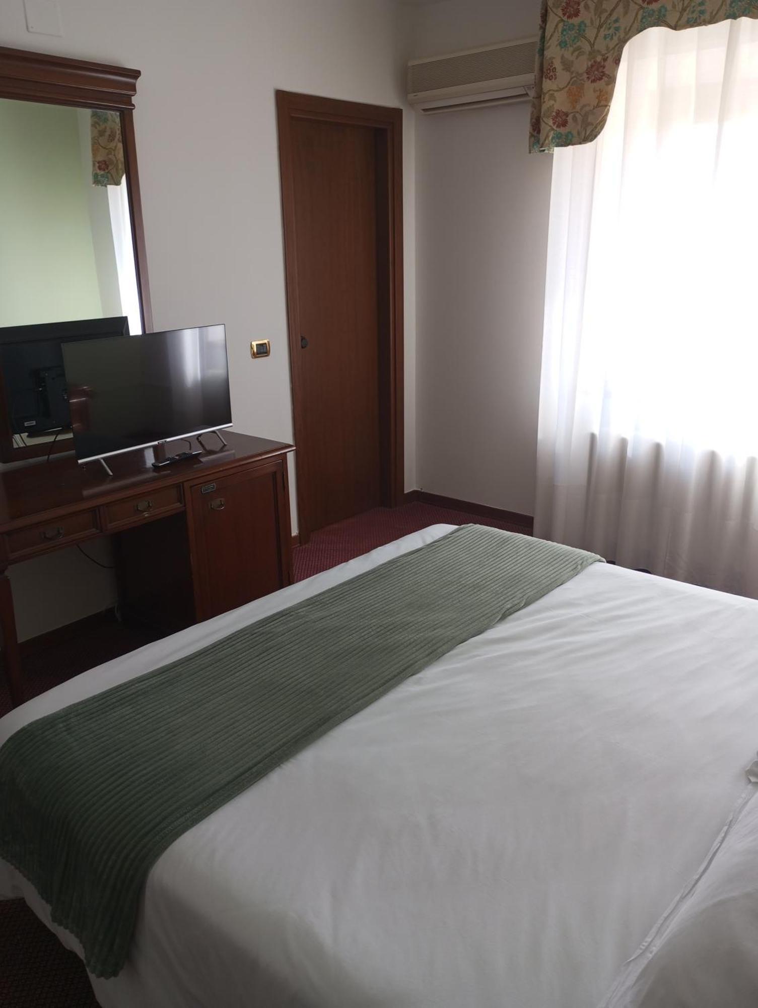 Regina Hotel Pollino Morano Calabro Esterno foto