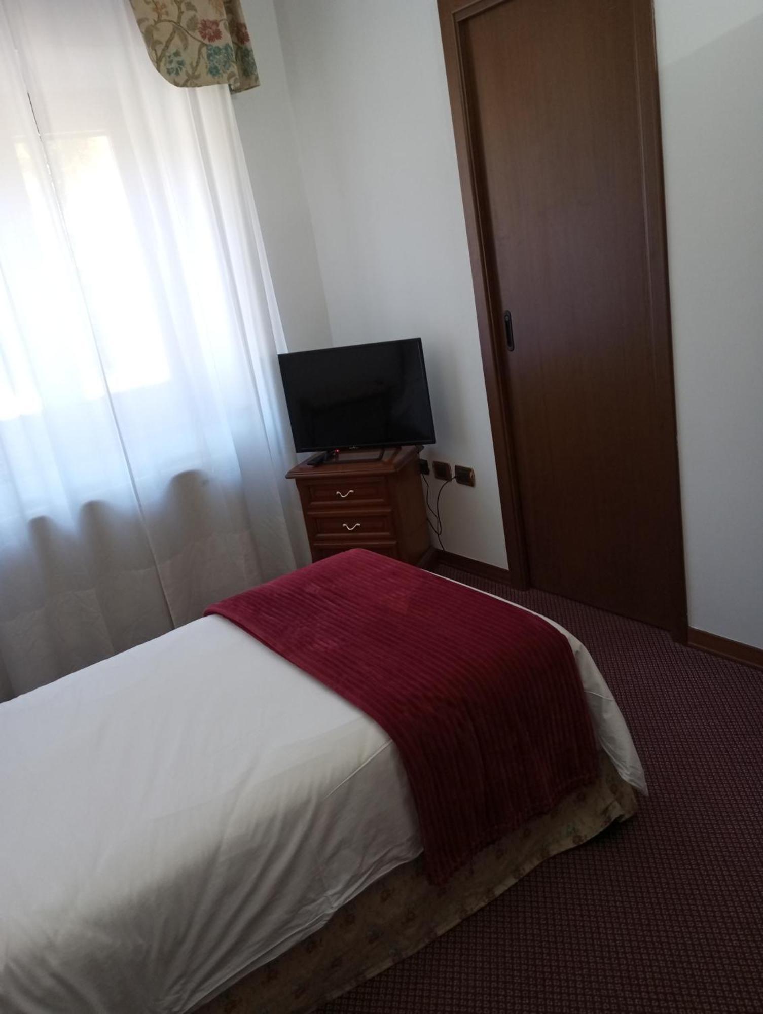 Regina Hotel Pollino Morano Calabro Esterno foto